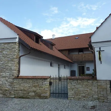 Holubník Statečných žen Králových * Luže