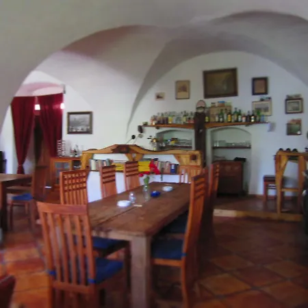 Holubnik Statecnych Zen Kralovych Guest house Luze