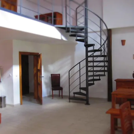 Holubnik Statecnych Zen Kralovych Guest house *