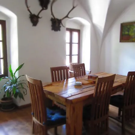 Holubnik Statecnych Zen Kralovych Luze